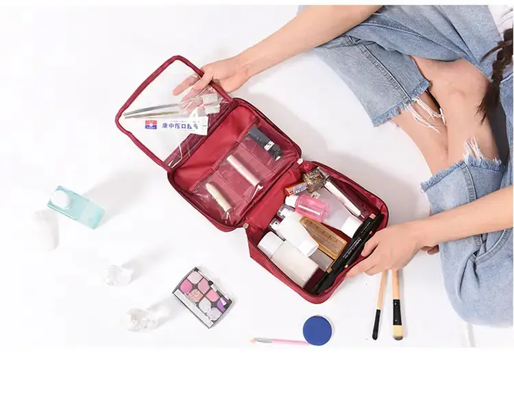 internal-organizational-pockets-and-divider-view (2)